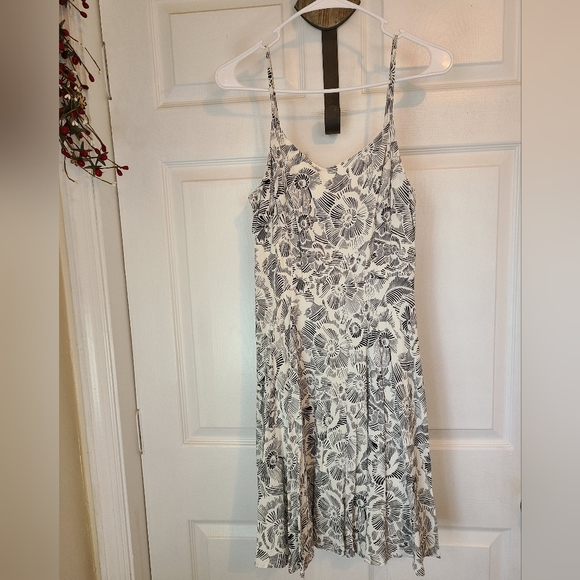 Woman's Spaghetti Strap Sun Dress, Size: Medium Color: Black & White - Picture 5 of 12